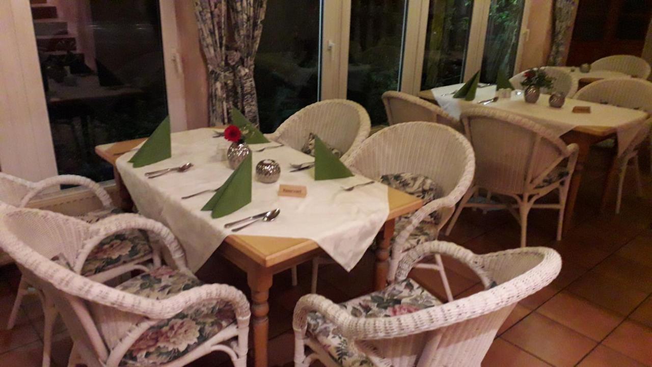 Hotel Rosengarten Leipzig-Naunhof Bagian luar foto